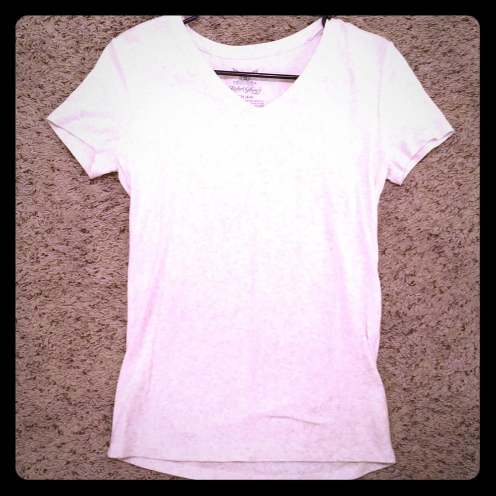 Cream/heathered T-shirt.